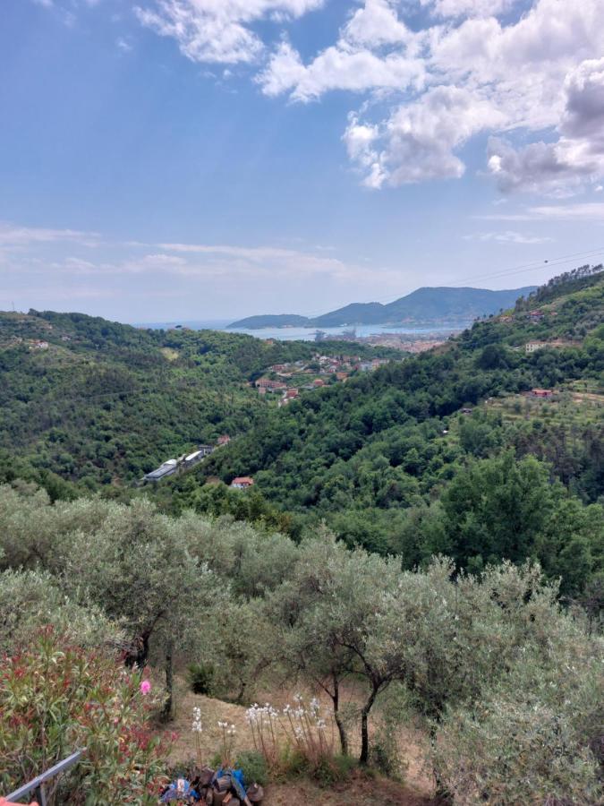 Вилла Agriturismo Oliva Azzurra Valeriano Lunense Экстерьер фото